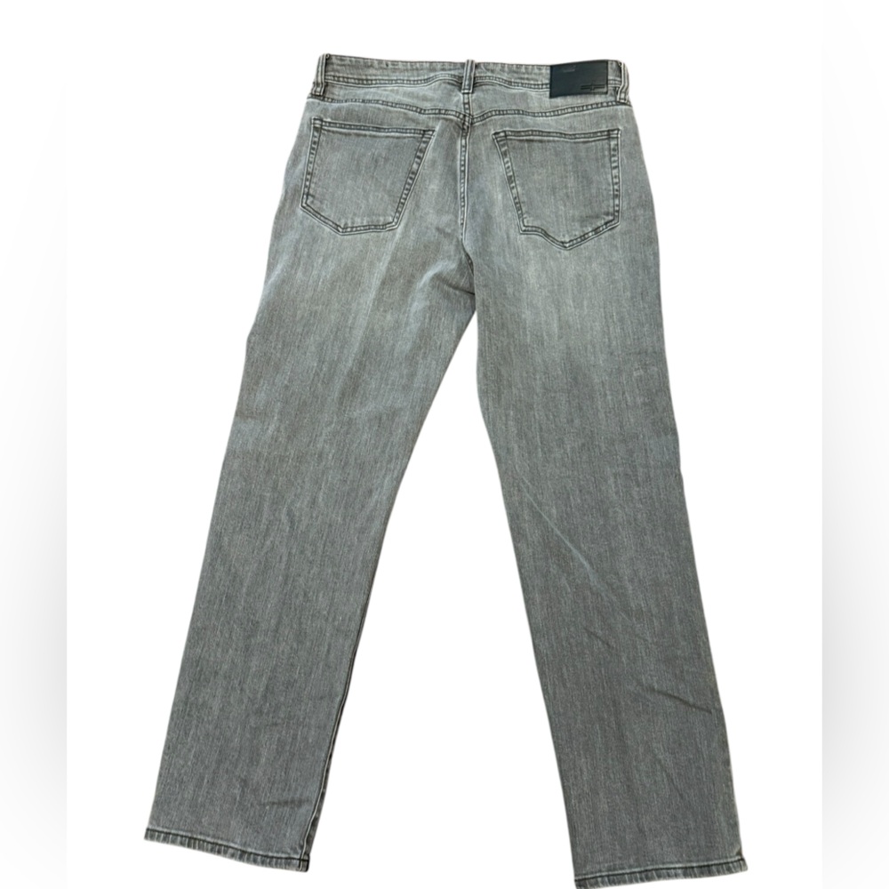 Liverpool men’s Size 32 x 30 Gray Straight Denim Jeans